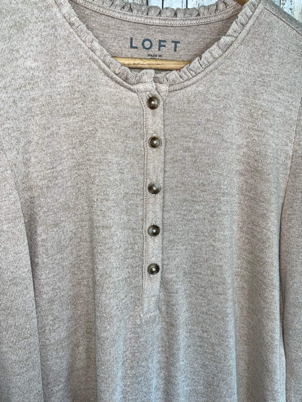 LOFT Beige Knit Top XS Ruffle Neck Henley Button Front Long Sleeve Soft Stretch - Picture 4 of 5